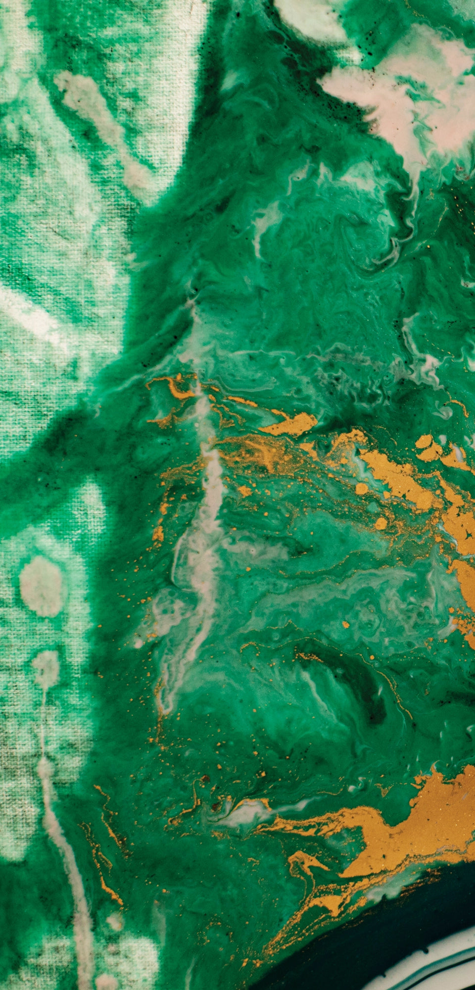 FX5 Flexible Marble panel in vivid green jade with gold veining – Dunya Home Design