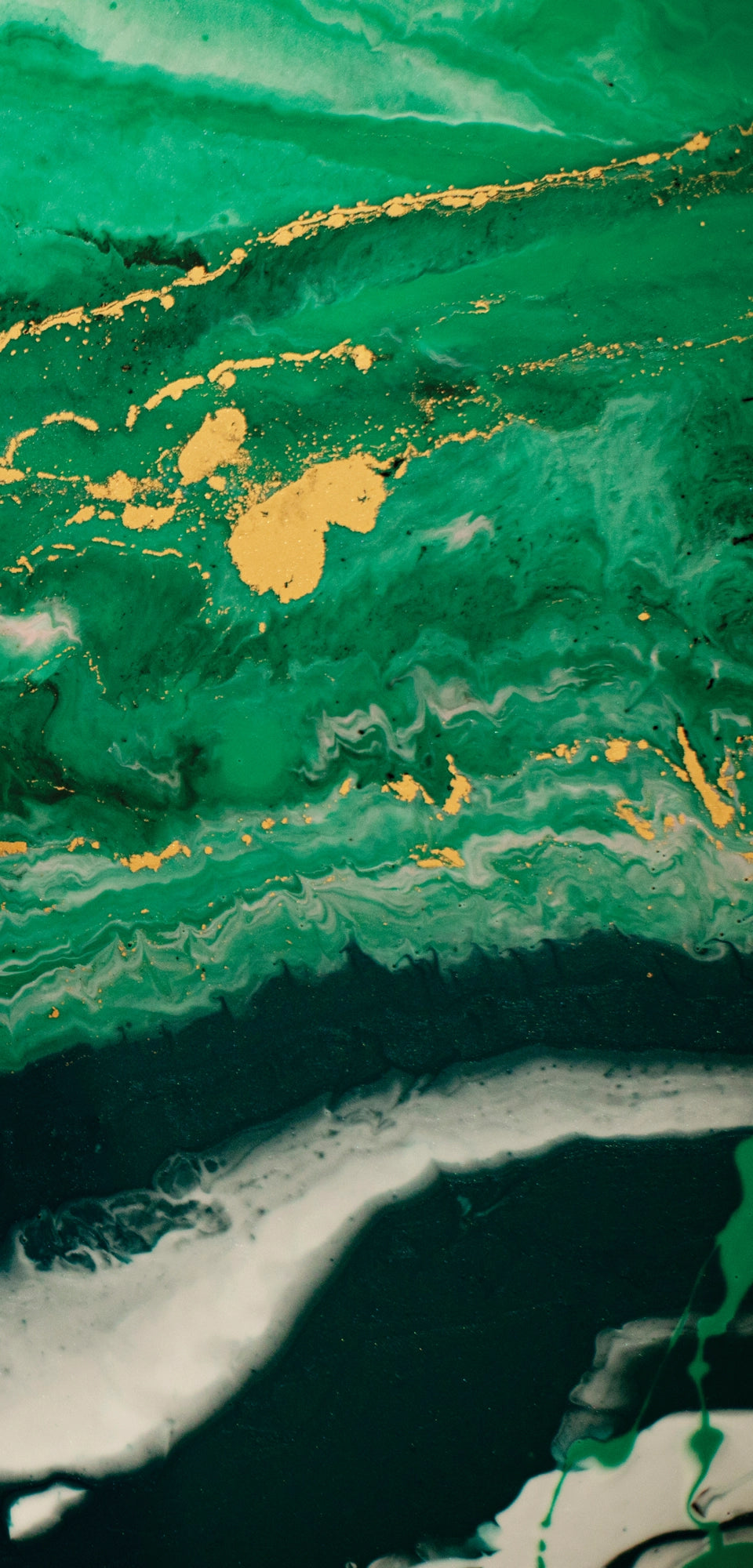 FX5 Flexible Marble panel in vivid green jade with gold veining – Dunya Home Design